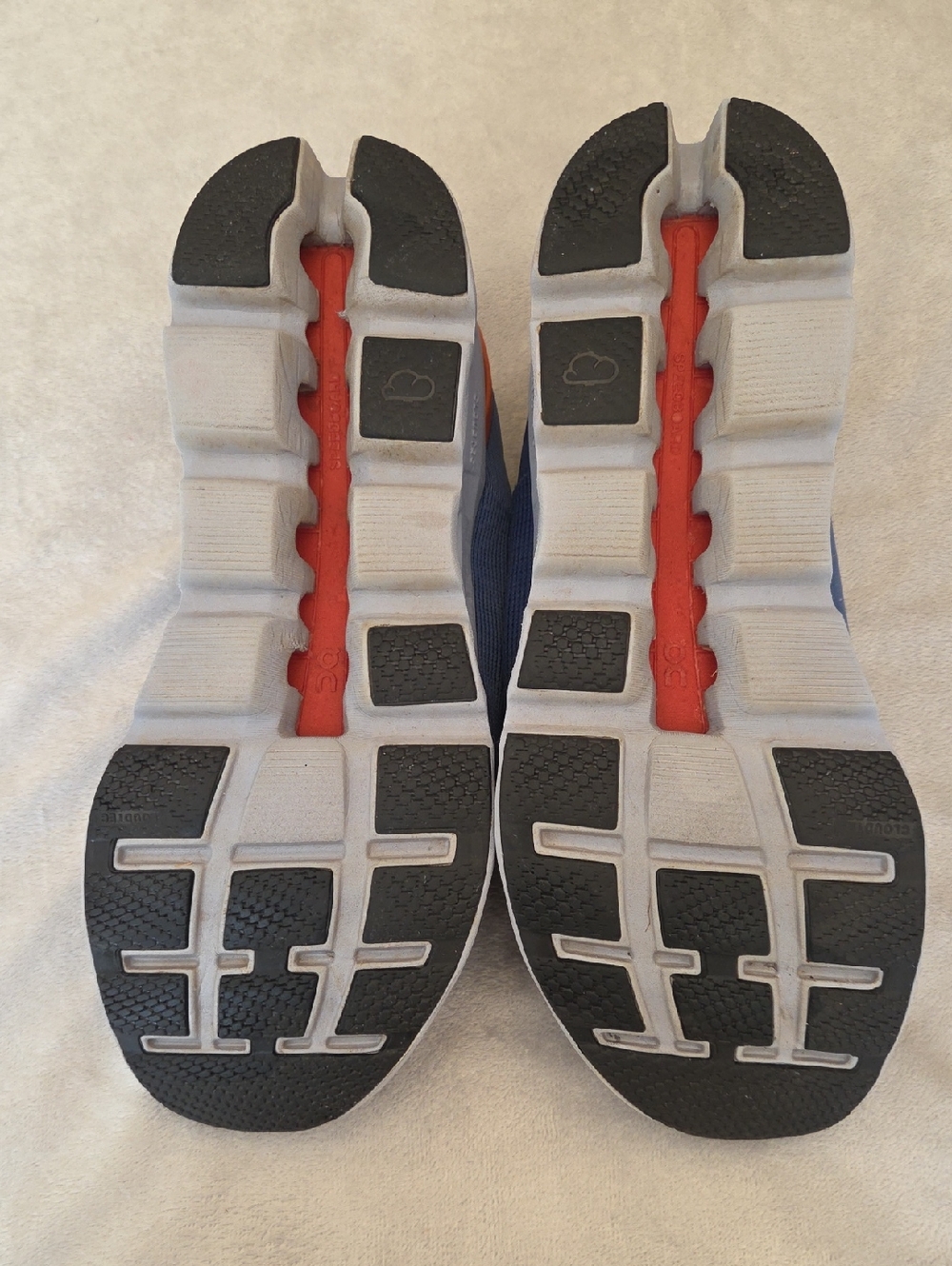 Good Condition, Men's On Running, Blue, Size 10.5 - Picture 6 of 8